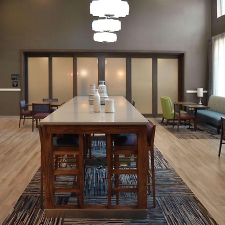 Hampton Inn & Suites Philadelphia/Media Экстерьер фото