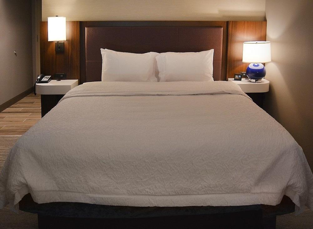 Hampton Inn & Suites Philadelphia/Media Экстерьер фото