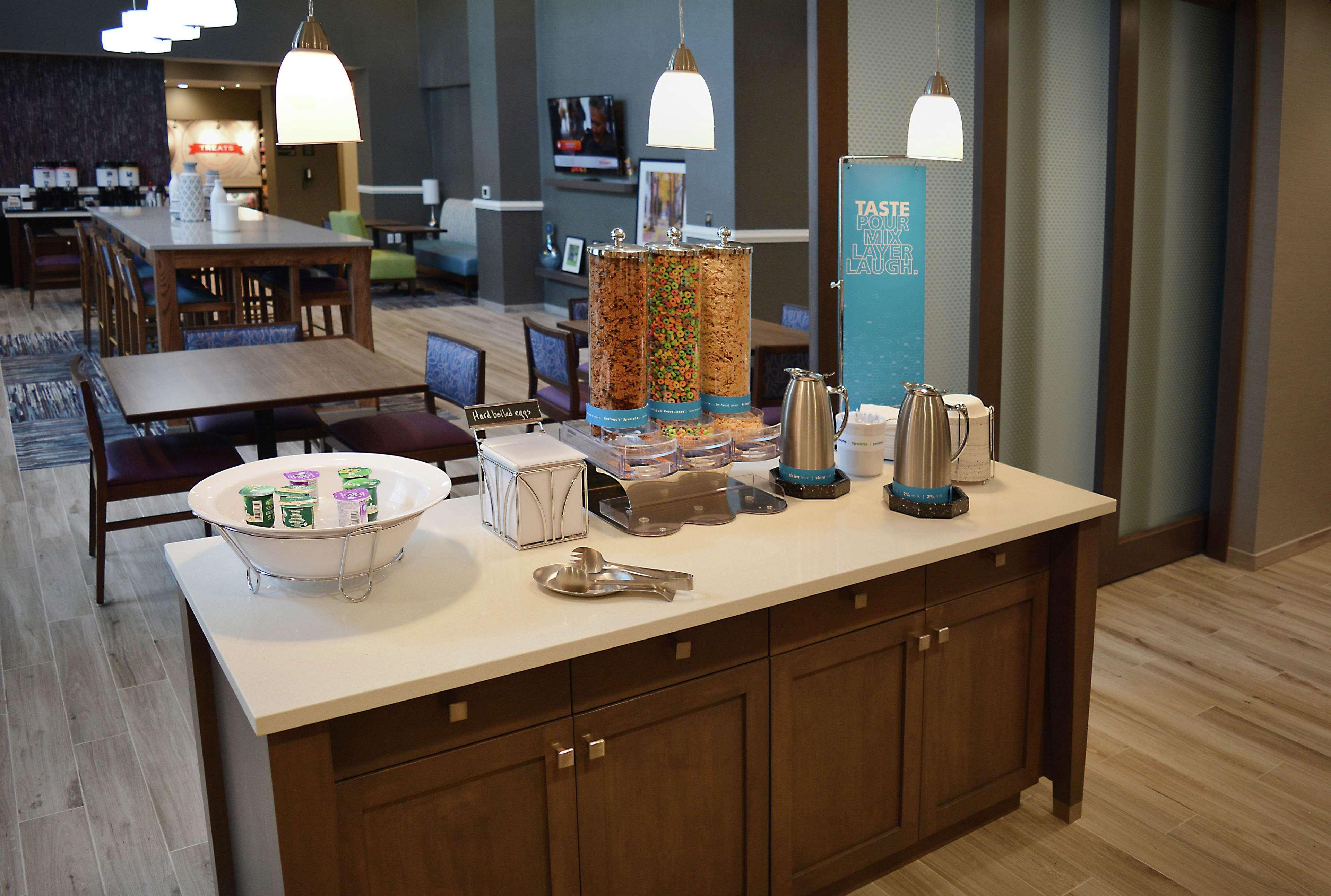 Hampton Inn & Suites Philadelphia/Media Экстерьер фото