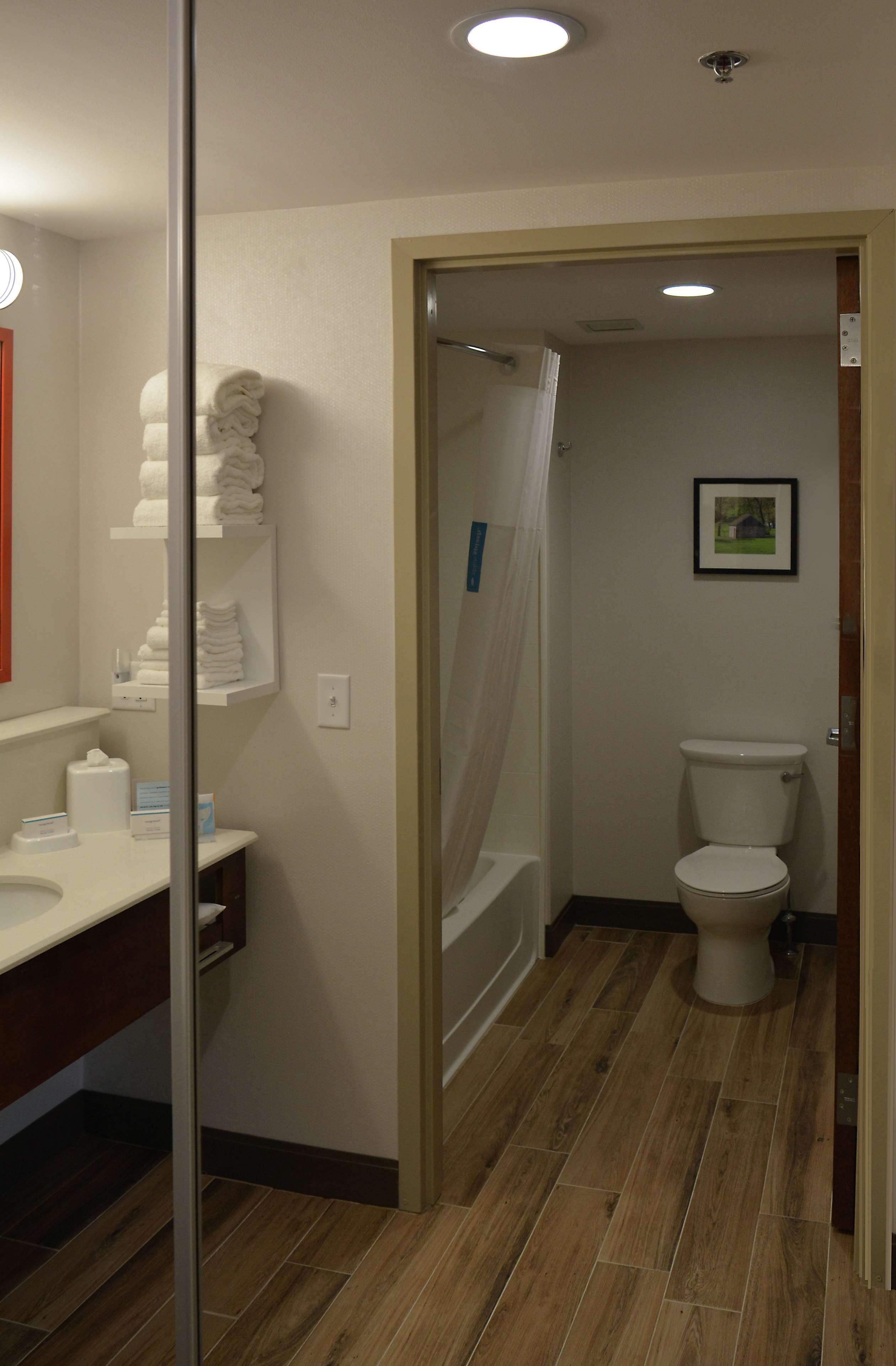 Hampton Inn & Suites Philadelphia/Media Экстерьер фото