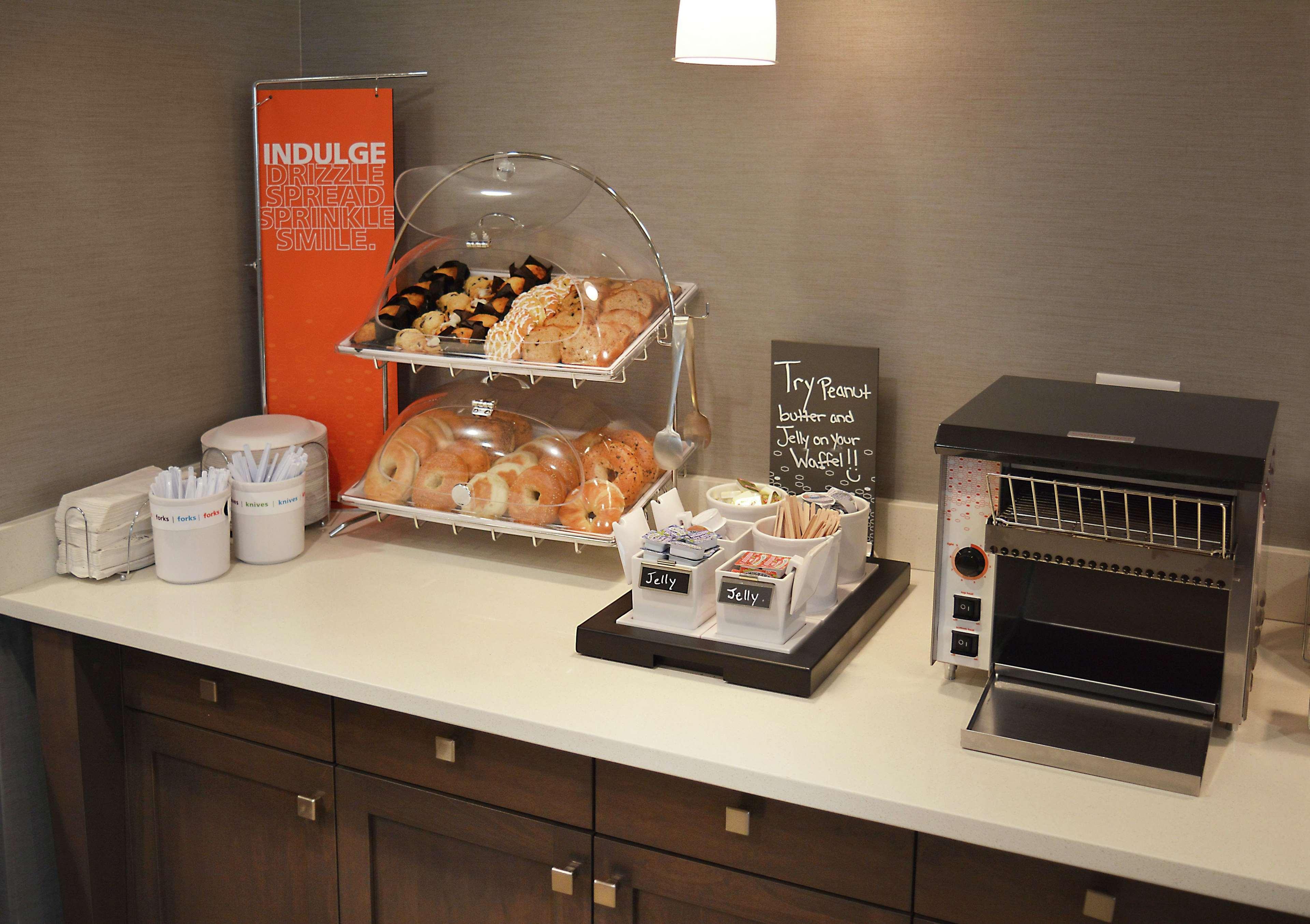 Hampton Inn & Suites Philadelphia/Media Экстерьер фото