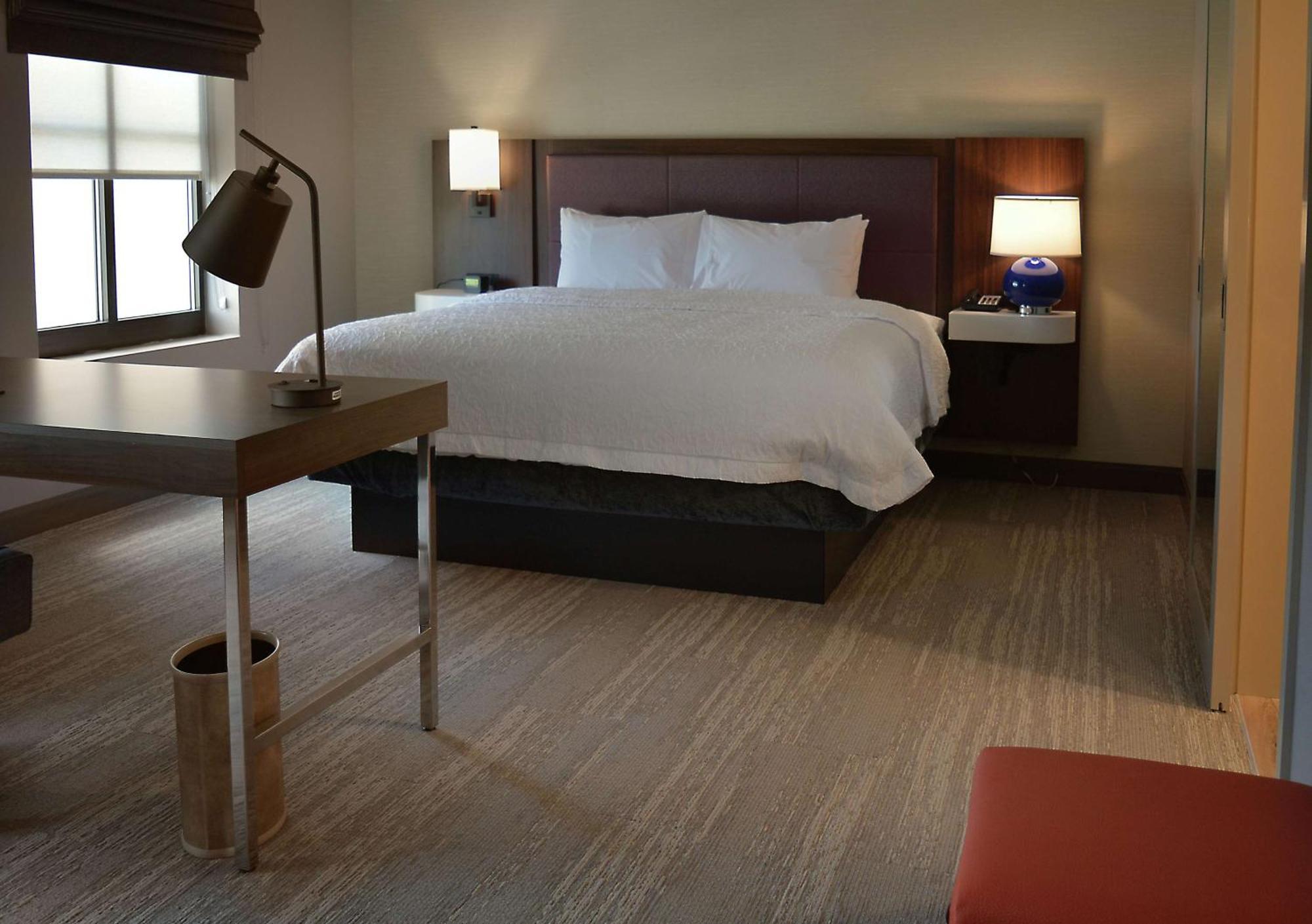 Hampton Inn & Suites Philadelphia/Media Экстерьер фото